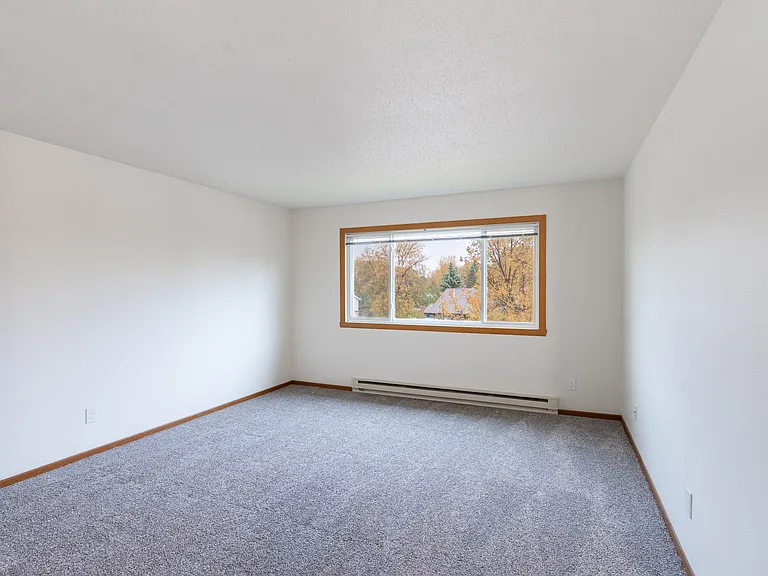 Fargo, ND Brownstone Apartments | 21C | Living