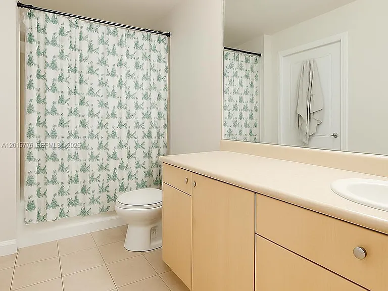 1900 Van Buren St #112B — Photo 10