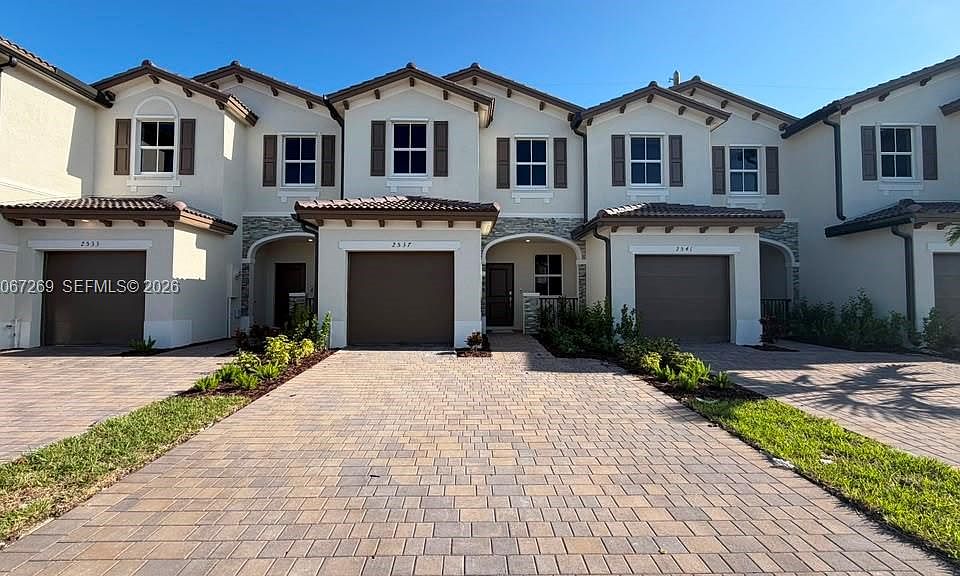 1st image of 2537 SE 25th Dr #2537