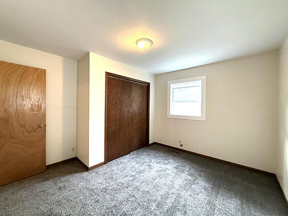 3rd image of 1920 Bellevue Ave