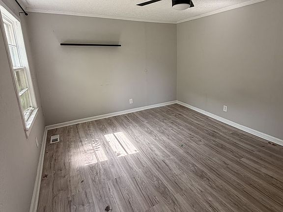 3rd image of 1202B Cline Ave