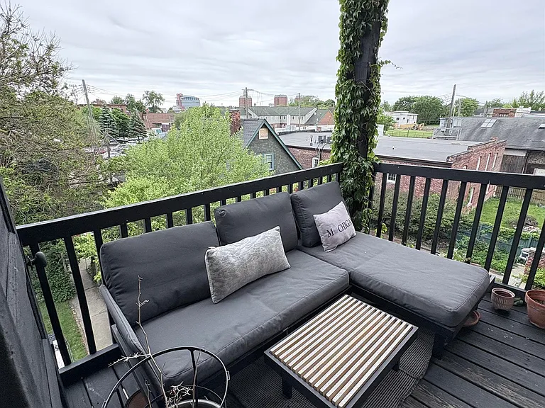 659 W Canfield St #5 — Photo 31