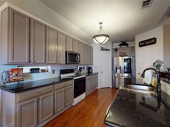4th image of 6048 Brookside Dr