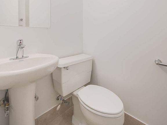 5th image of 245 E 40th St APT 32D