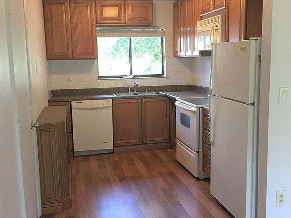 5th image of 2317 SE Gillette Avenue