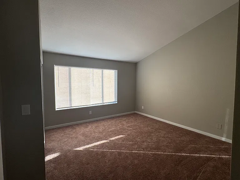 7447 Palermo Ave — Photo 10