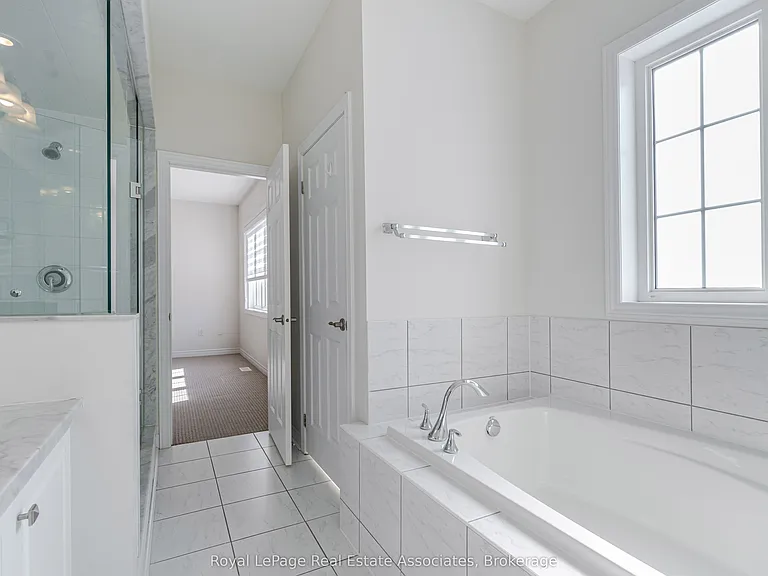 3172 Ernest Appelbe Blvd — Photo 21