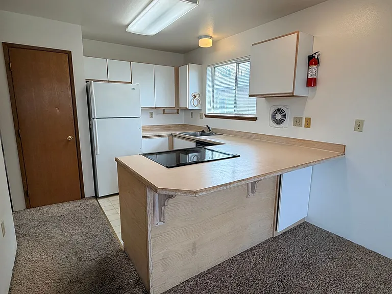 511 Yakima St — Photo 5