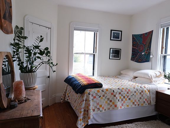 4th image of 25 Belmont St #A