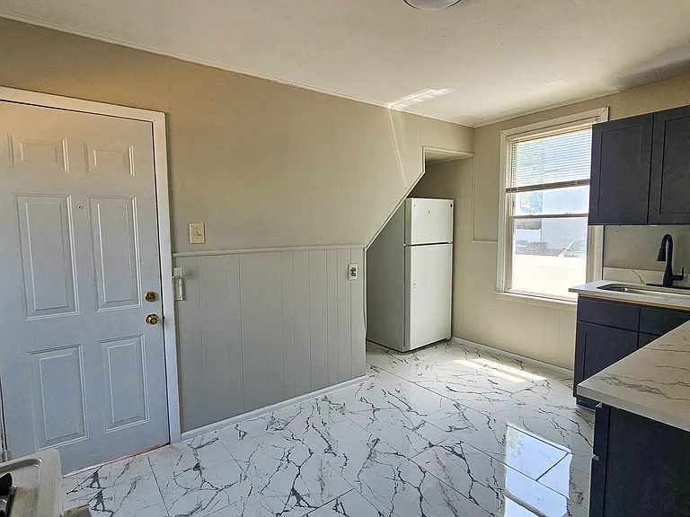 387-01 Blatchley Ave #1A — Photo 2