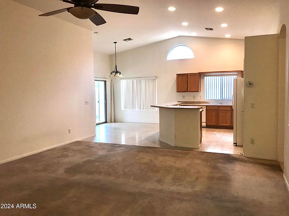 3rd image of 14592 W CROCUS Drive