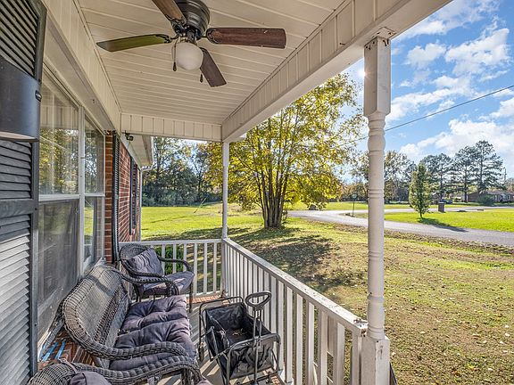 4th image of 1057 Murrey St