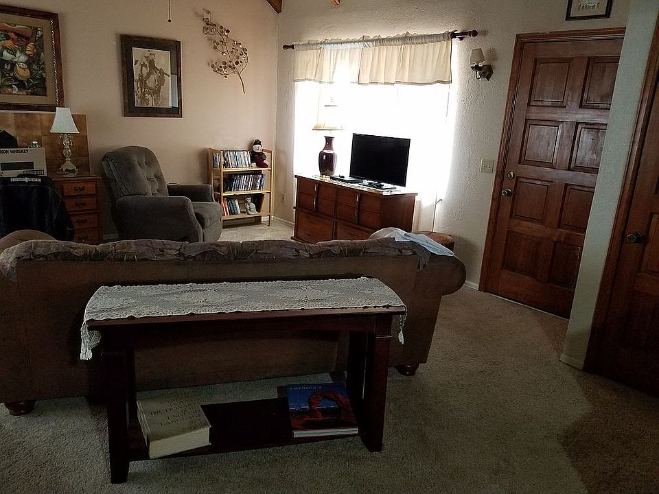 2nd image of 616 6th St