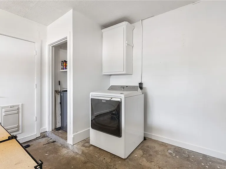 209 Helena St — Photo 12