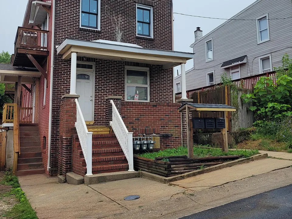 1505 Hazel St