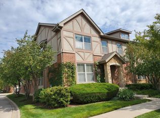 1972 Brentwood Rd, Northbrook, IL 60062