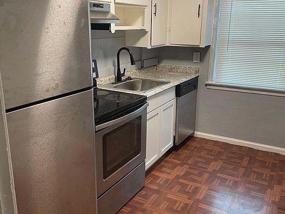 2nd image of 619 S Napoleon Ave