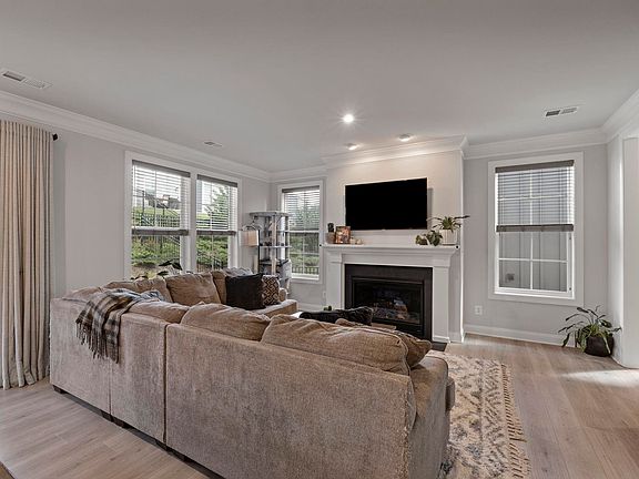 4th image of 766 Arboleda Dr