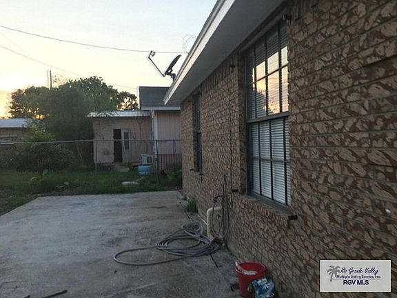 5th image of 1894 Victoria Dr