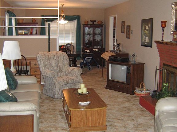 Spacious living room