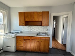 190 Waterman Ave #2R, East Providence, RI 02914