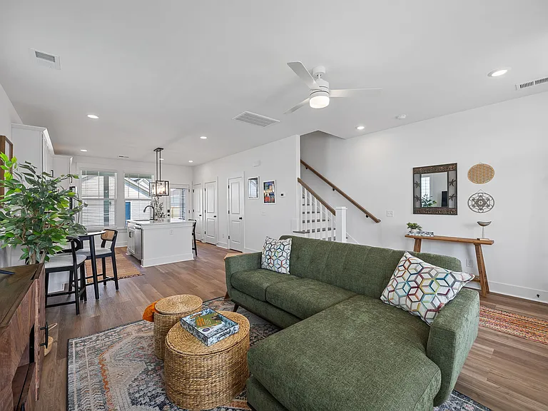 712 Rumbling Leaf Ln — Photo 7