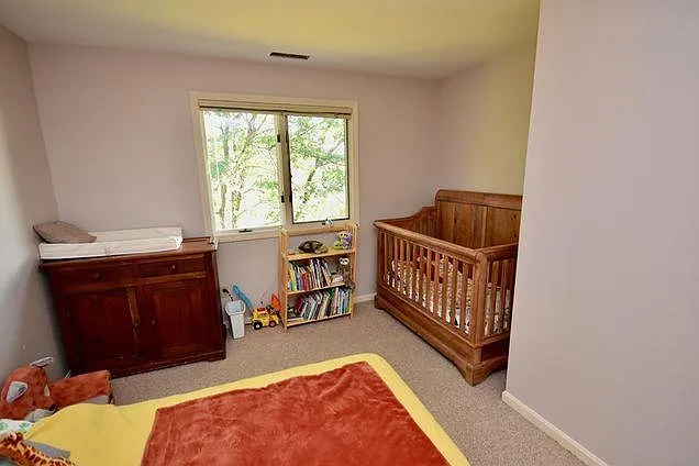 105 N Valley Rd — Photo 14
