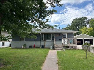 1107 Sherman St, Holdrege, NE 68949
