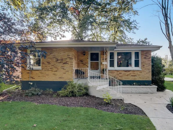 2200 Edina Blvd, Zion, IL 60099