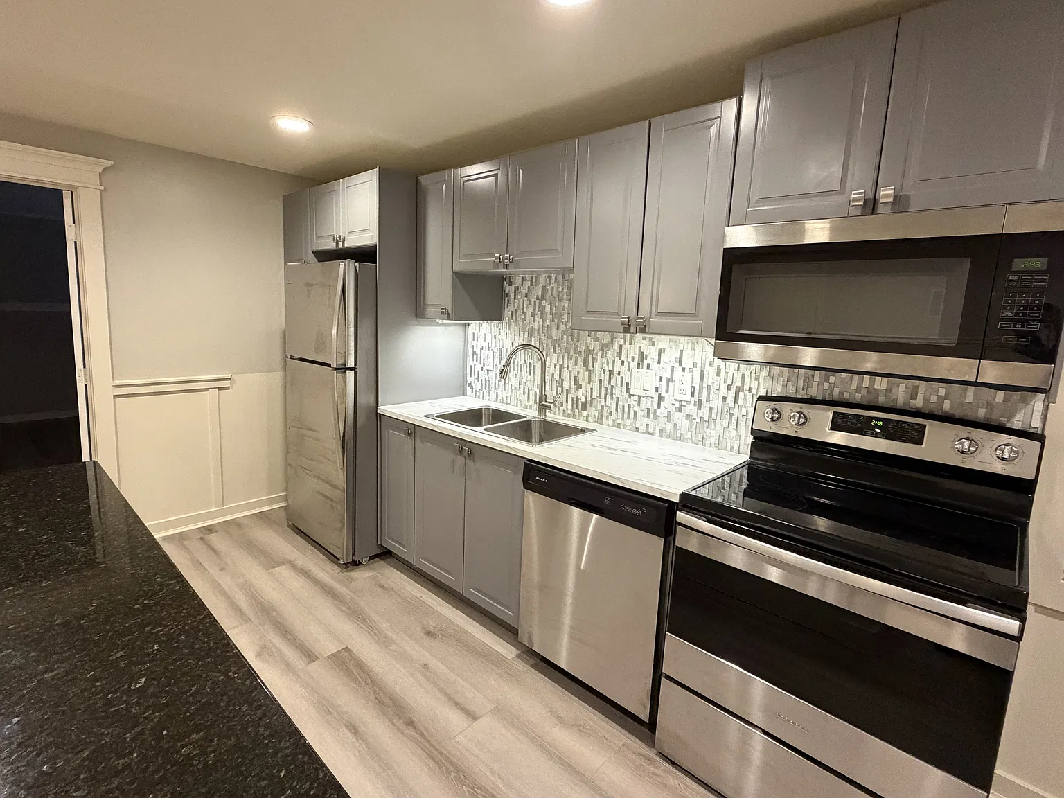 2 bed, 1100 sqft, $1,800 — Photo 3