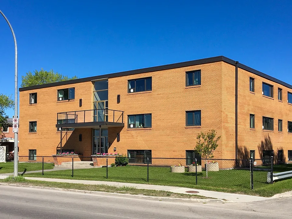 1051 Taylor Ave #104