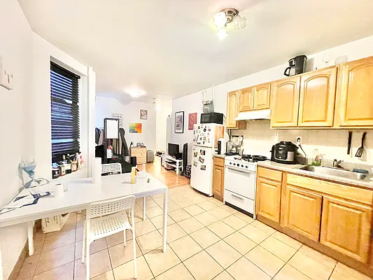 Rented by Century 21 Premier  | media 10