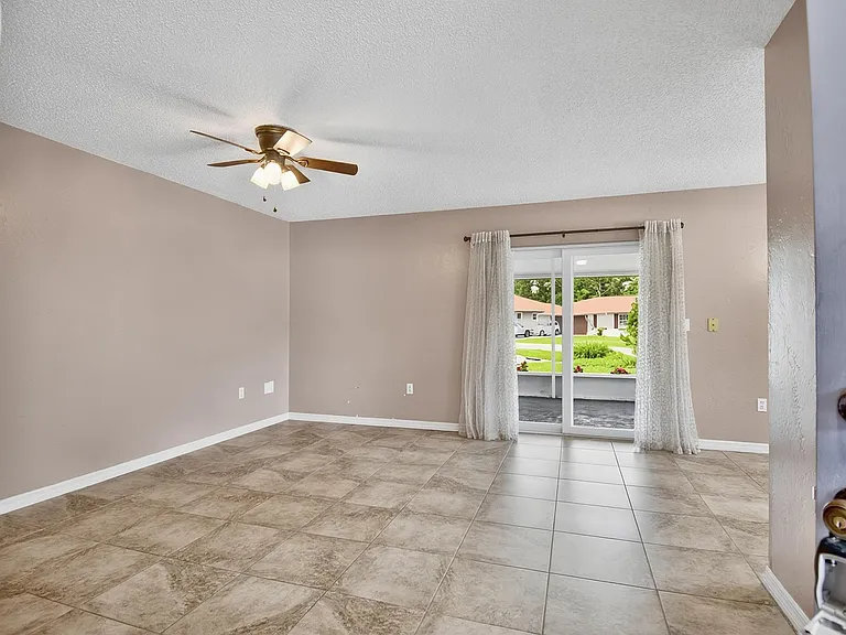 73 Buttonworth Dr #B — Photo 14