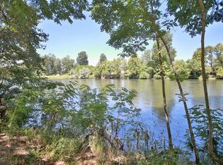 3388 Rivercrest Dr, Grants Pass, OR 97527