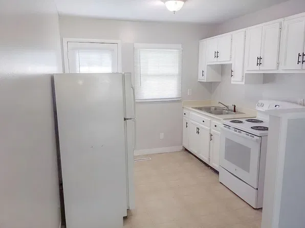 DM - 305 East 25th St South, 305 E 25th St S #311, Newton, IA 50208