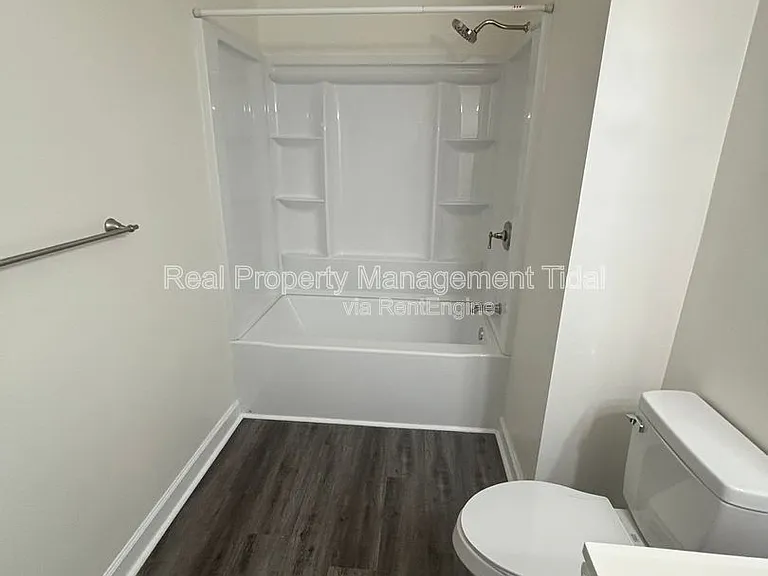 610 Guy Ln — Photo 15
