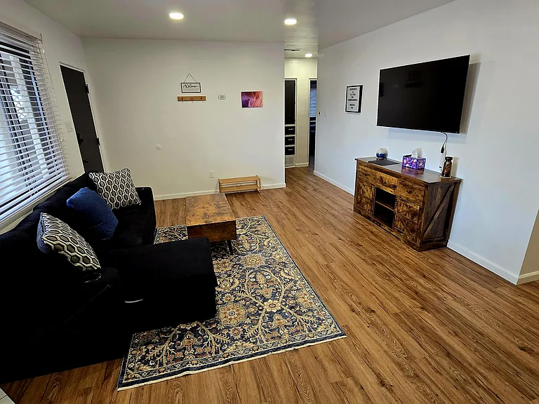 1412 Quincy St NE — Photo 7