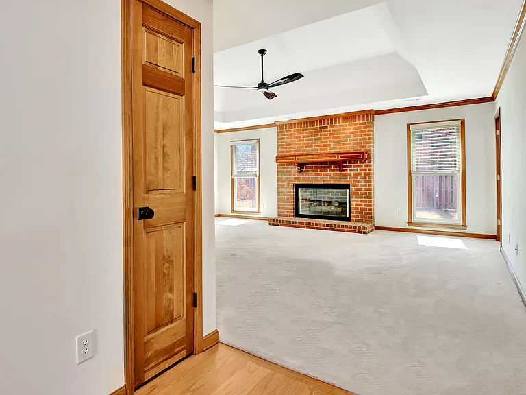 401 Tenterden Curv — Photo 6