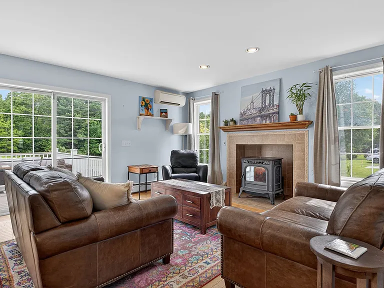 9 Stephen Dr — Photo 12