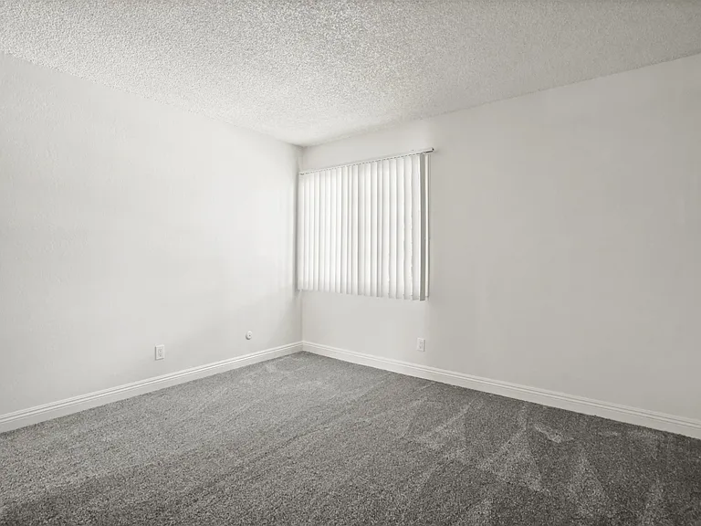 Stonehedge Apartments — Photo 30