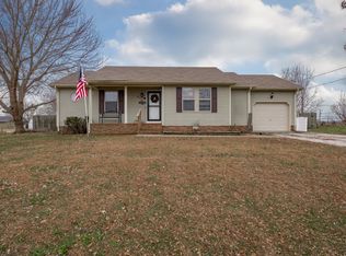 916 Linda Dr, Oak Grove, KY 42262