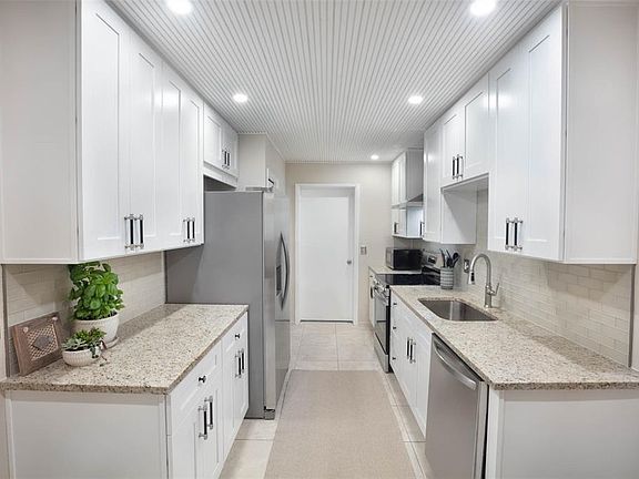 4th image of 1306 GOLFVIEW DRIVE