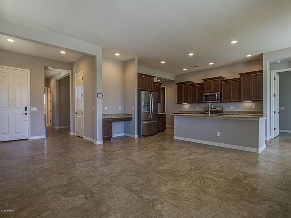 5th image of 324 N Questa Trl
