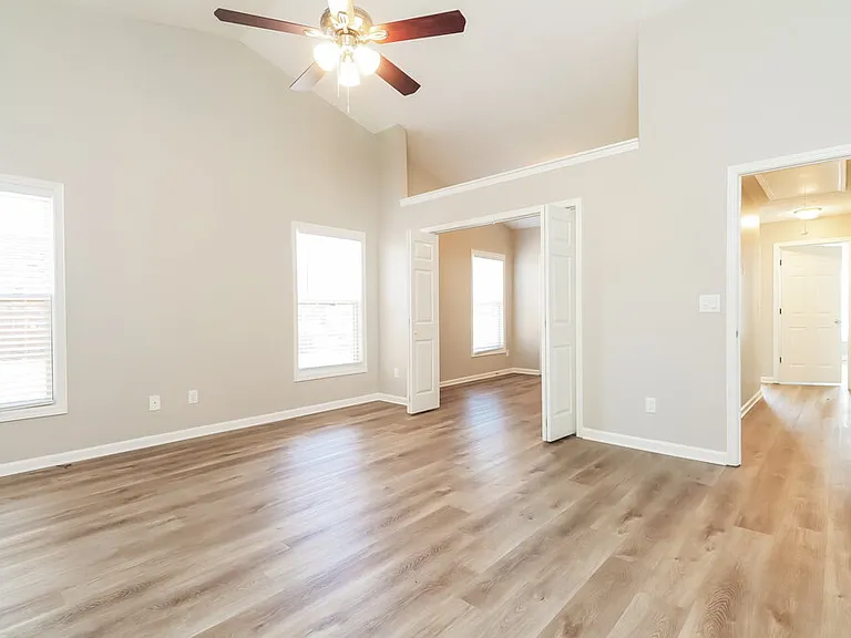 1016 Harbor View Ln — Photo 11