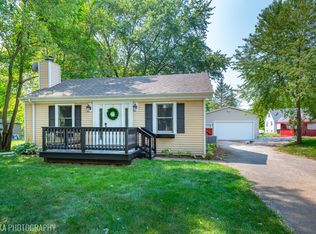 130 Sunnyside Ave, Crystal Lake, IL 60014