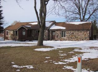 10567 White Lake Rd, Fenton, MI 48430