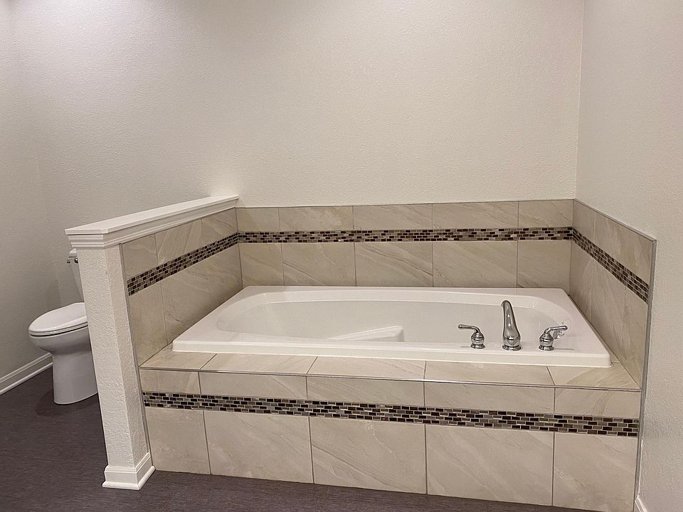 Master Bathroom Soaking Tub