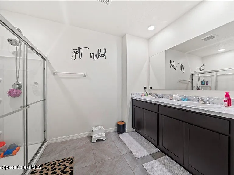 1927 Sloan Ct — Photo 11