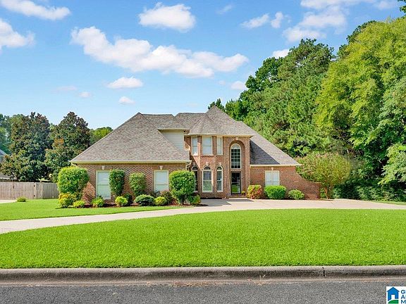 3rd image of 8020 Creekstone Cir