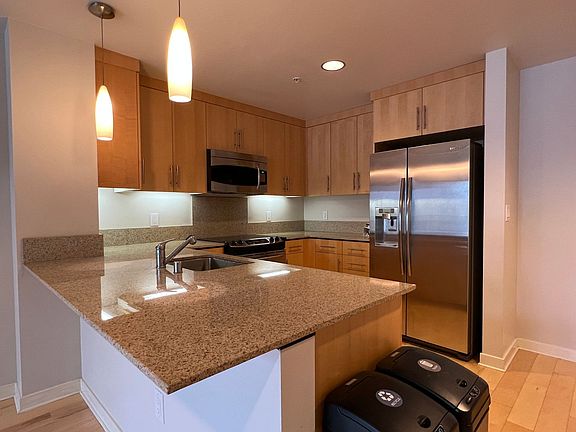 2nd image of 38 N Almaden Blvd Unit 818